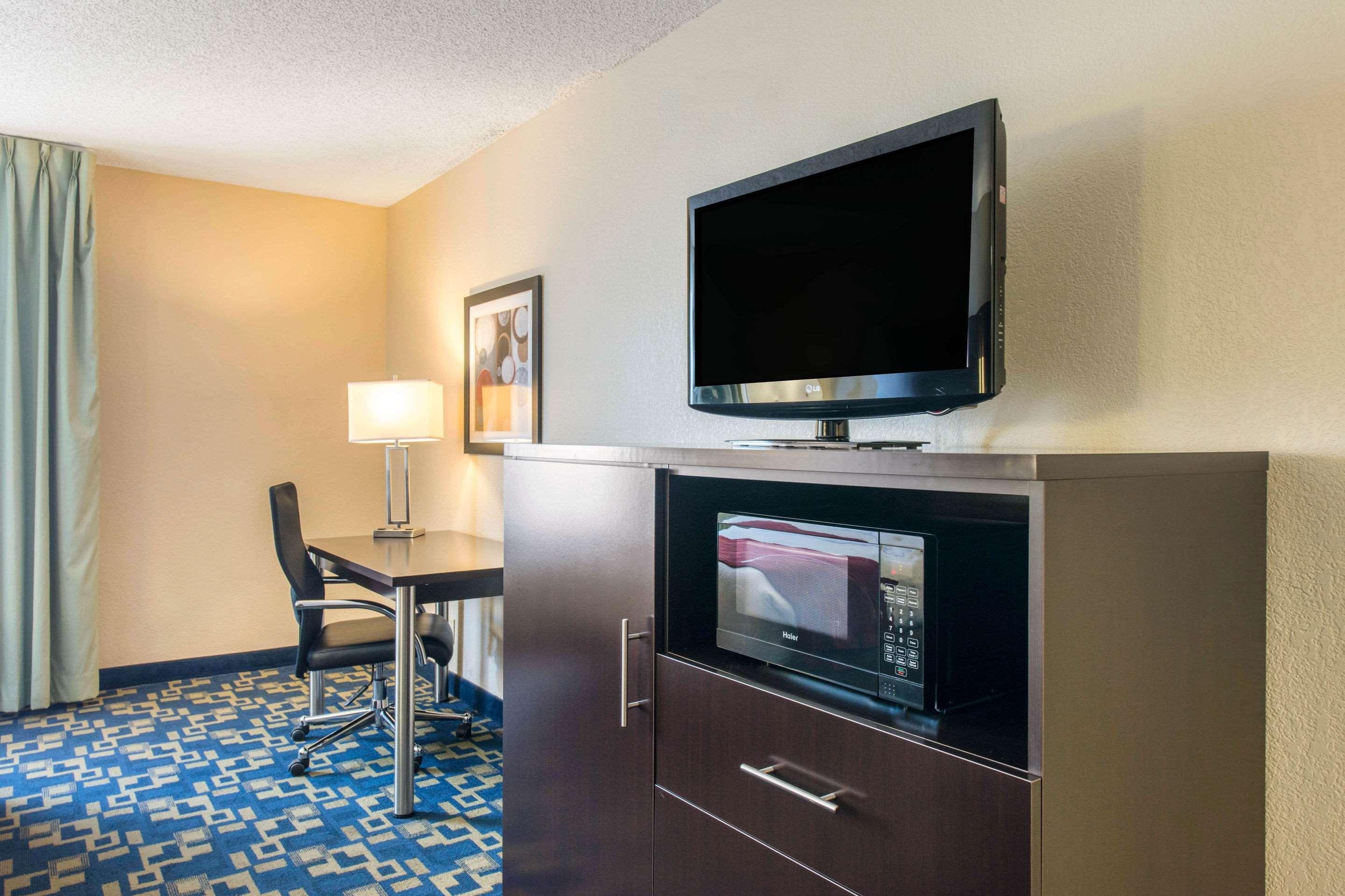 Comfort Inn & Suites Near Universal Orlando Resort-Convention Ctr Екстериор снимка